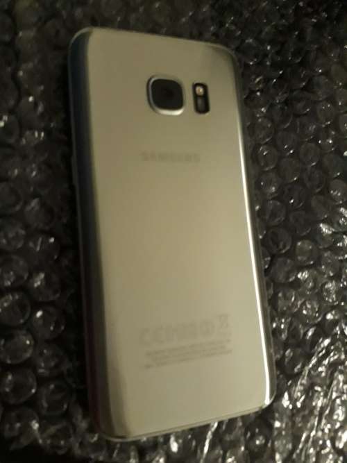SAMSUNG S7 + SAMSUNG VR GEAR IN PRISTINE CONDITION #STUNNING